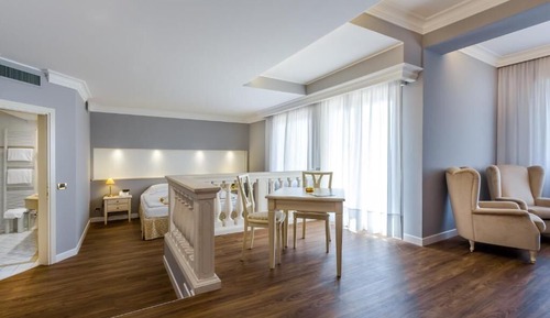 Suite, balcón