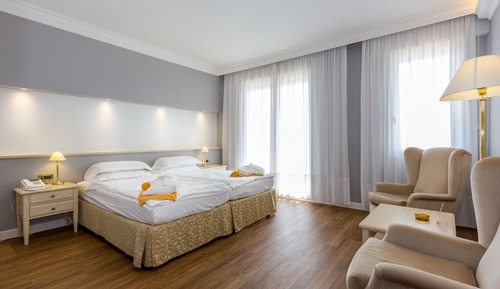 Suite junior, balcón