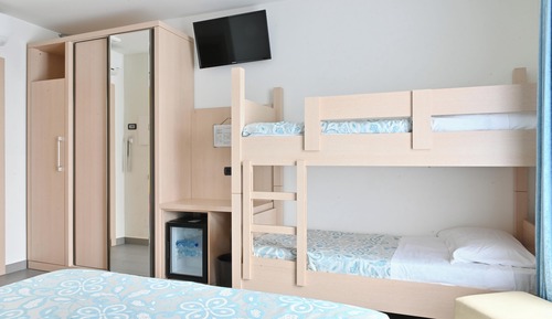 Habitación cuádruple, vistas al lago
