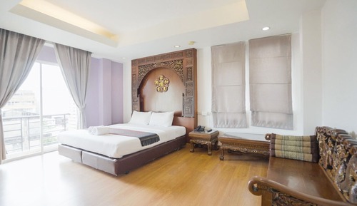 Superior King Bed Canal View with Balcony