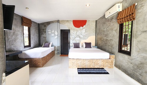 Deluxe Beachfront Bungalow