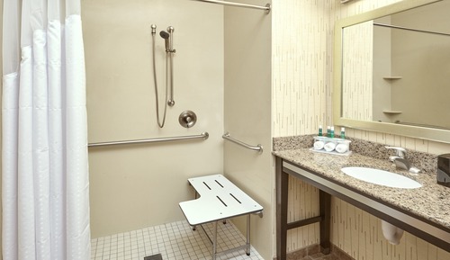 Habitación estándar, 1 cama de matrimonio grande, bañera accesible (Communications)