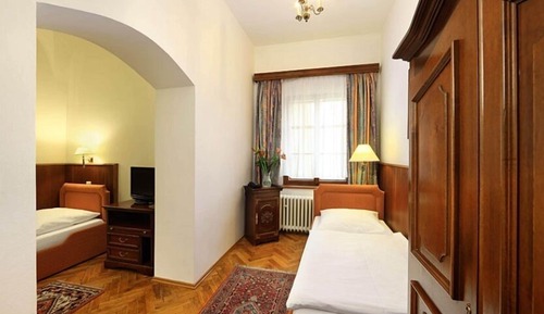 Habitación clásica con 2 camas individuales