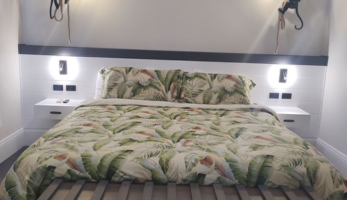 Habitación superior, 1 cama de matrimonio grande, balcón