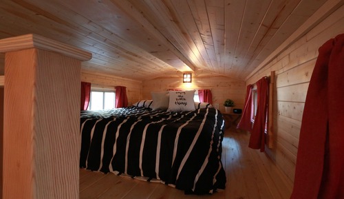 Casa (Rose Tiny House, No Pets)