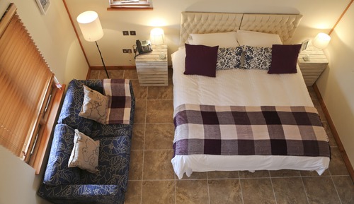 Habitación superior con 1 cama doble o 2 individuales, baño privado (Orchard Room (Dbl/Tw))
