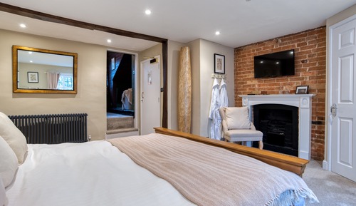Suite superior, baño privado, vistas al jardín (Number 11)