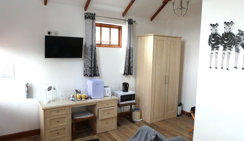 Habitación doble, 1 cama doble, baño privado (Barn Owl)