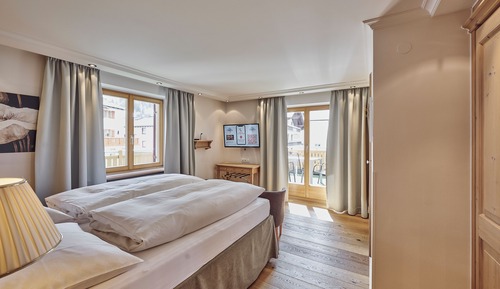 Superior Apartment, 2 Bedrooms, Sauna, Mountain View"