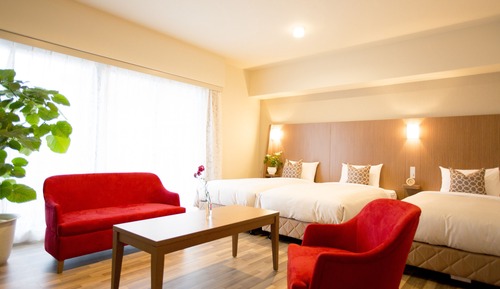 Habitación triple, no fumadores (NO group booking/ more than 2 rooms)