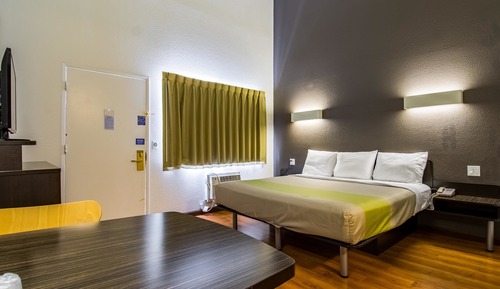 Habitación estándar, 1 cama de matrimonio grande, accesible para personas con discapacidad
