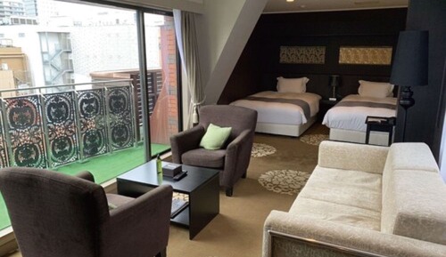 Habitación familiar con 2 camas individuales, no fumadores (Top Floor, Extra Bed for 3rd Adult)