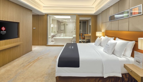 Suite Deluxe, 1 cama de matrimonio grande, balcón, vistas a la montaña