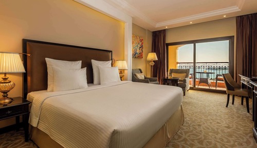 Habitación superior, 1 cama de matrimonio grande, vistas parciales al mar