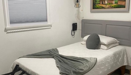 1 Twin Bed/ Single Guest Room