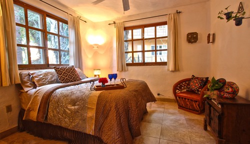 Patio-Bungalow, 2 Bedrooms, King, Queen and Twin Beds, Patio with Hammocks 