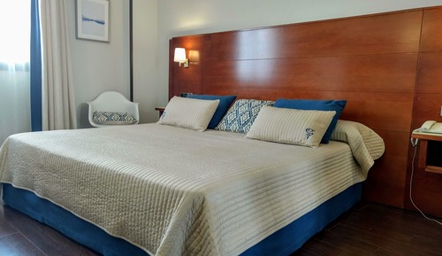 Habitación estándar con 1 cama doble o 2 individuales