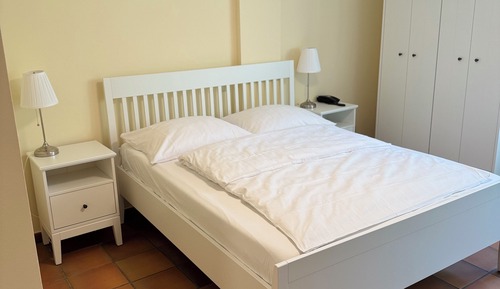 Habitación económica doble (Easy, in the basement )