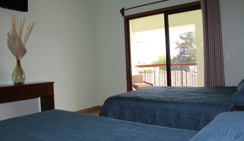 Habitación familiar, 2 camas dobles, vistas a la ciudad