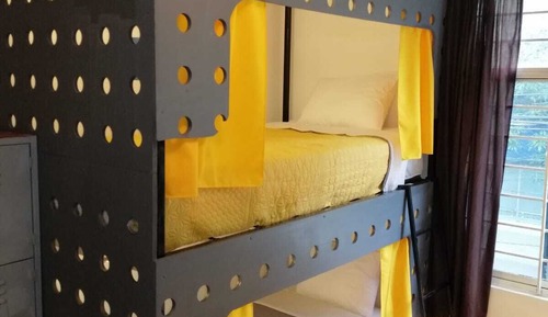 Dormitorio compartido, dormitorio mixto