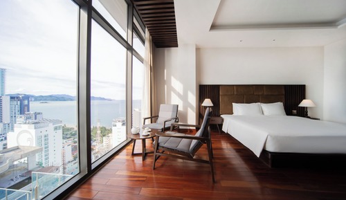 Suite estudio sénior, vistas a la ciudad