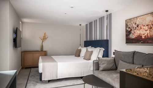 Suite junior (semi-basement)