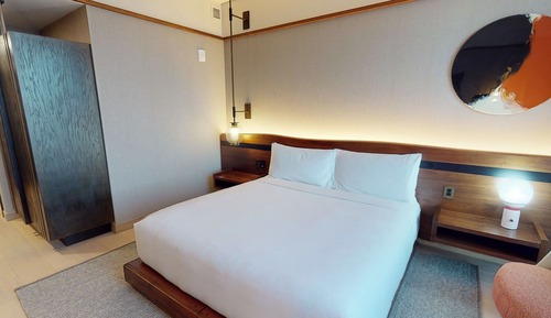 Habitación Deluxe, 1 cama de matrimonio grande (Deluxe Room ADA)