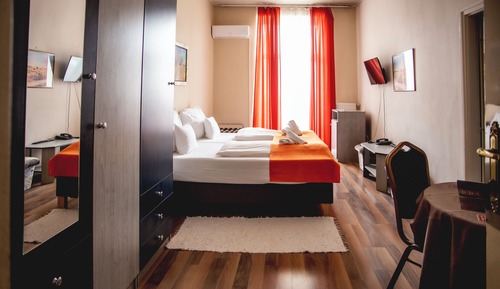 Habitación estándar con 1 cama doble o 2 individuales