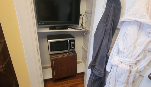 Estudio tradicional, 1 cama doble, no fumadores, baño compartido