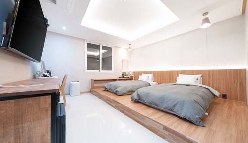 Room (Single twin (Netflix air purifier bid)