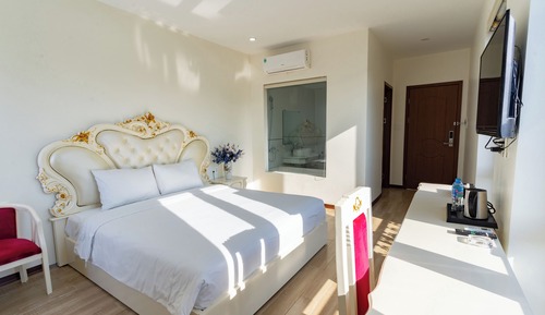 Habitación Deluxe, 1 cama de matrimonio grande, bañera, en una planta alta
