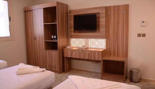 Habitación básica con 2 camas individuales