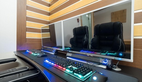 Room (Gaming room (2PC GTX2060))