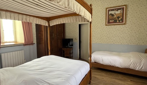 Habitación triple de lujo, baño privado (Chambre Prestige)