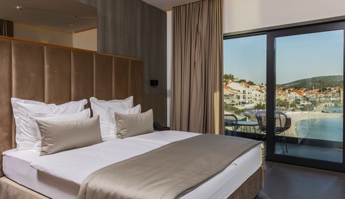 Suite ejecutiva, 2 habitaciones, balcón, vistas al mar