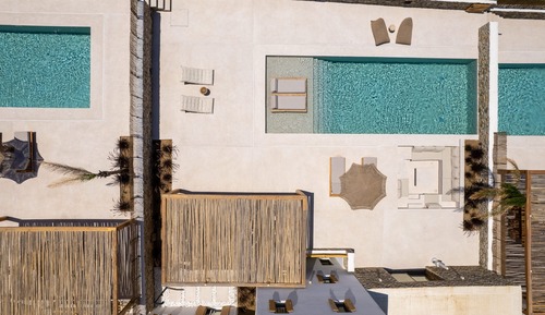 Villa 3 Bedrooms and 2 Bedrooms Apartment with Private Pool and Jetted Tub