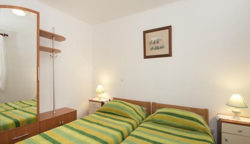 Apartamento (Two Bedroom Apartment with Terrace an)