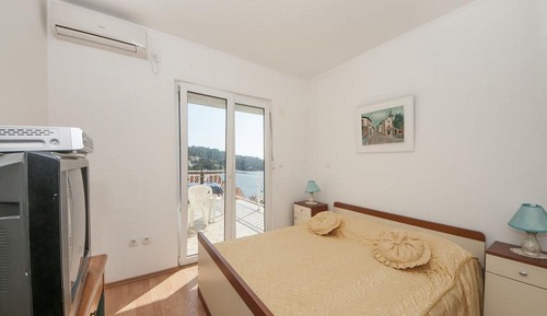 Apartamento (One Bedroom Apartment with Terrace an)