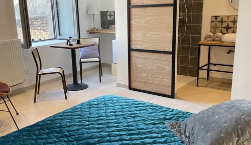 Habitación Confort con 1 cama doble o 2 individuales, no fumadores, vistas a la ciudad