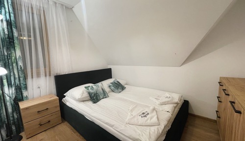 Apartamento clásico, 1 cama de matrimonio con sofá cama, balcón, vistas a la montaña