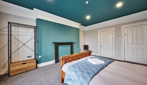 Double Room (Room 6)
