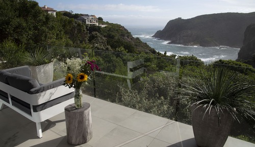 Habitación clásica, 1 cama de matrimonio grande, balcón, vistas parciales al mar