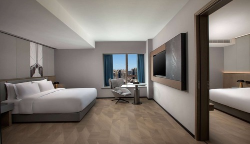 Suite, no fumadores (Caring, 2 King Beds)