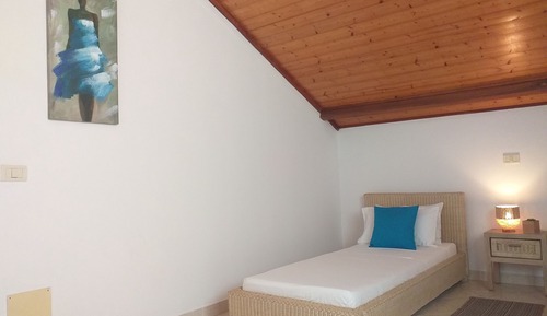 Apartamento panorámico, 2 habitaciones, terraza, frente a la playa