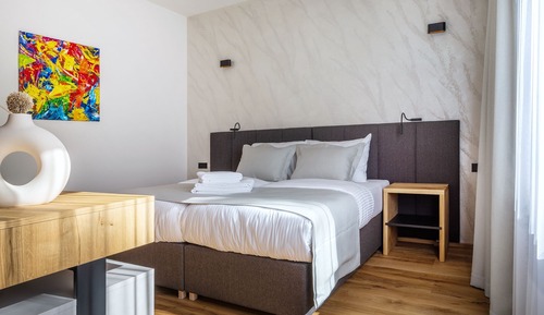 Habitación superior con 1 cama doble o 2 individuales