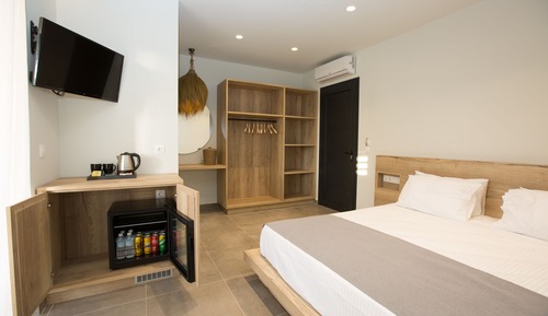 Suite superior, 1 cama de matrimonio grande, no fumadores, vistas a la piscina