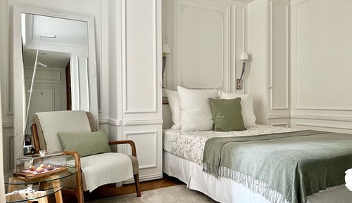 Deluxe Room, 1 Queen Bed