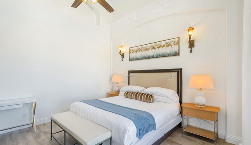 Habitación de lujo, 1 cama de matrimonio grande, junto a la piscina