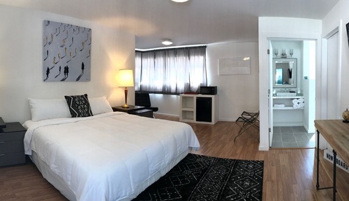 Deluxe King Room