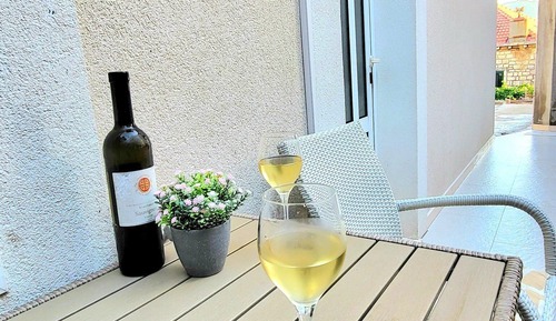 Estudio (Studio with Terrace)